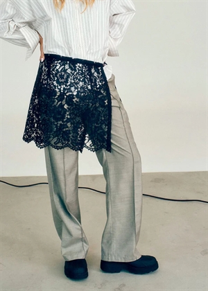 Tenley lace apron Sort Copenhagen Muse
